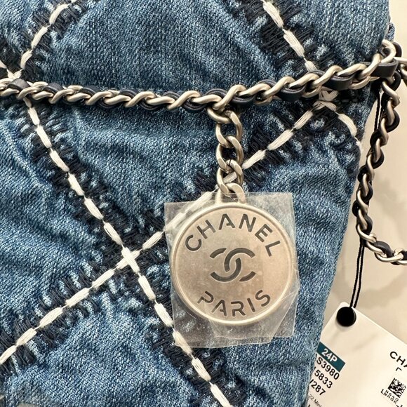 Chanel 22 MINI HANDBAG Quilted BLUE DENIM CROSSBODY HOBO BAG SHW - Picture 4 of 16